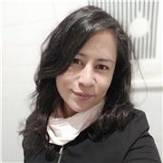 Amo la escritura y amo enseñar. Imparto clases de español para extranjeros y también clases de escritura y gramática para quienes buscan mejorar sus habilidades en estas áreas.